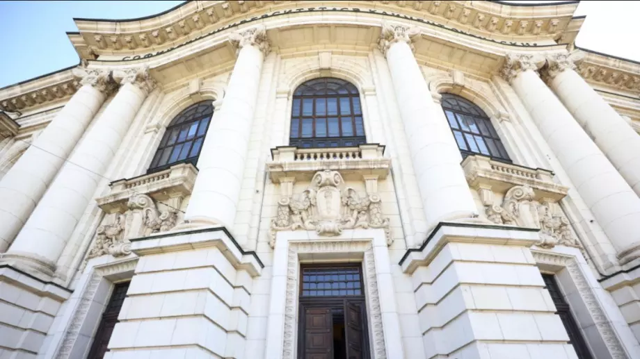 Средните годишни такси за студентите ще станат средно по 1050 лв. в държавните висши училища