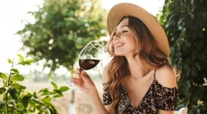 Доказано: Това червено вино забавя стареенето на кожата