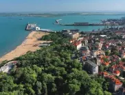 Община Бургас проучва интереса към специалности, с които да разшири филиала на СУ 