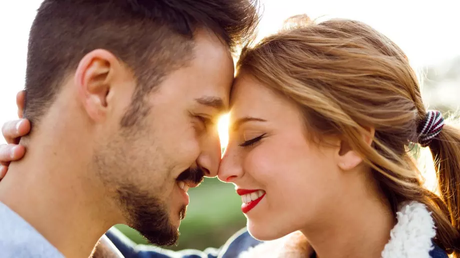 8 неща, които да НЕ правите в началото на връзката си
