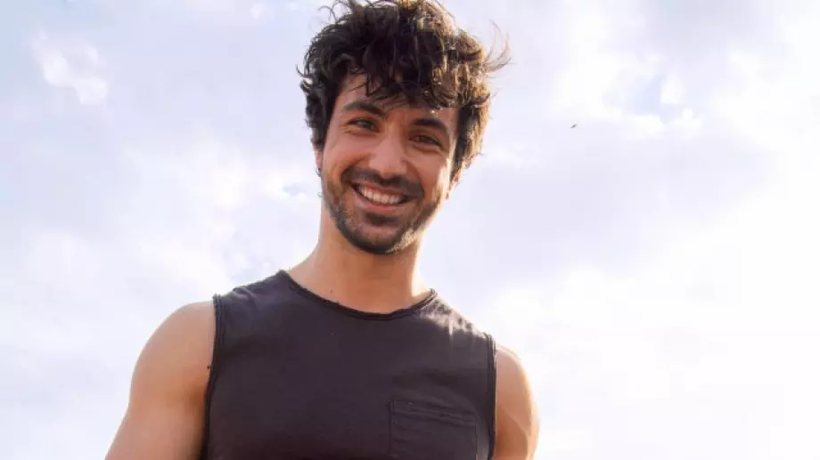 Няма да познаете Евгени Генчев от 