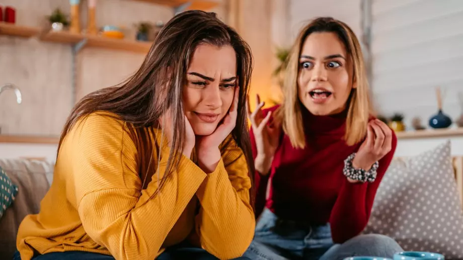 Женски виц за 6 септември 2023: Две приятелки се оплакват от мъжете си