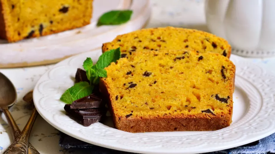 Кекс с бадеми и лимони