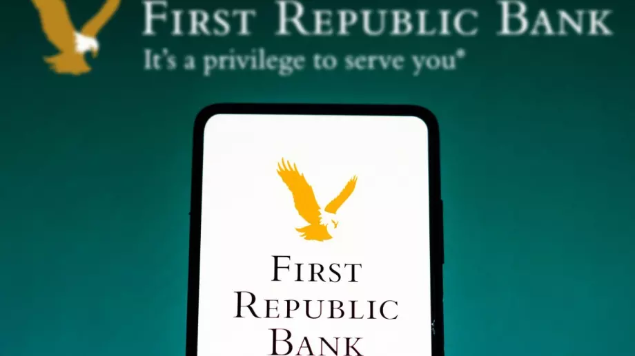 Ръководителите на First Republic Bank продали акции за 12 млн. долара месеци преди срива