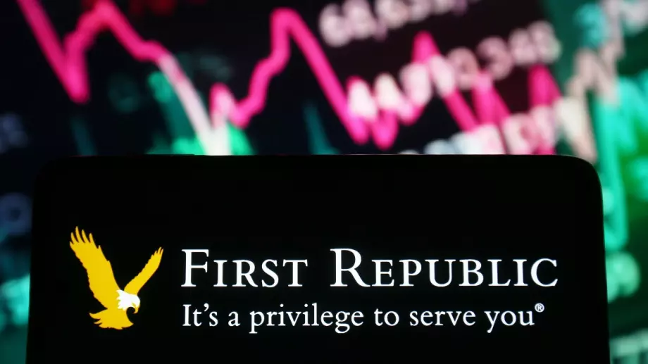 Американската банка First Republic обмисля да продаде активи до 100 млрд. долара