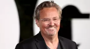 Двойнственият живот на Матю Пери