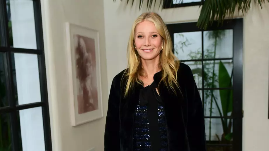 Гуинет Полтроу се явява в съда