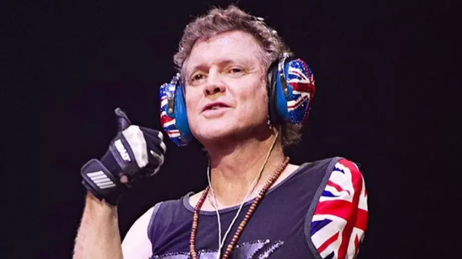 Барабанистът на Def Leppard се възстановява след нападение