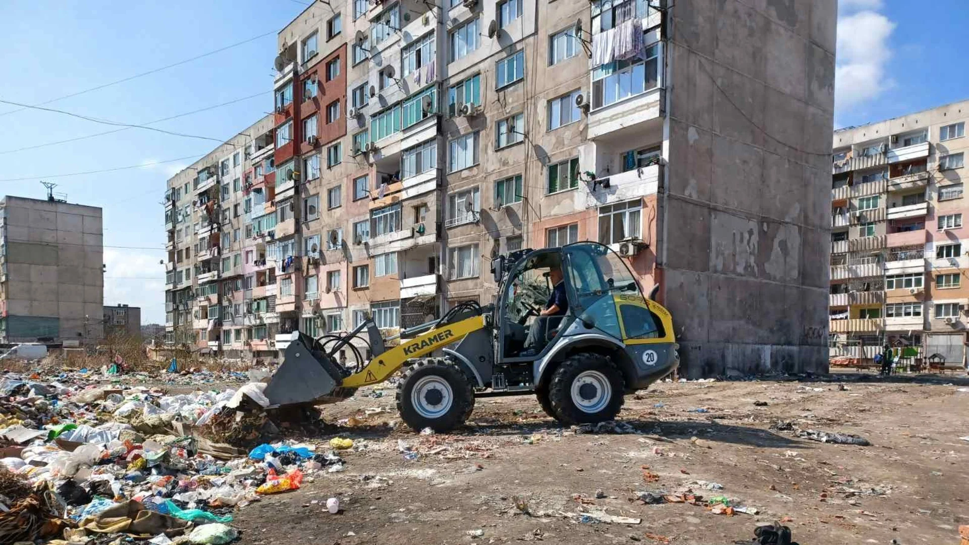 „Столипиново” отново тъне в боклук