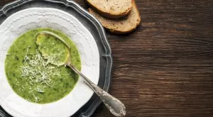 Най-вкусната пролетна супа със спанак