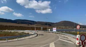 Служебният премиер Гълъб Донев откри нов участък от магистрала "Европа" 