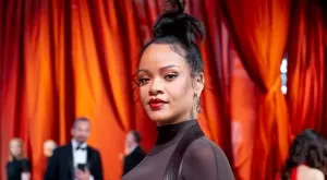 Риана се оттегля като главен изпълнителен директор на Savage X Fenty