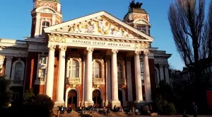 Шокиращо: Путин влиза в Народен театър "Иван Вазов"