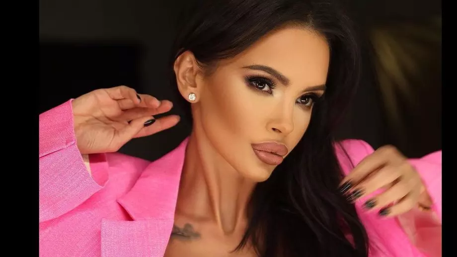 Мария празнува края на брака си с горещи танци полугола (ВИДЕО)