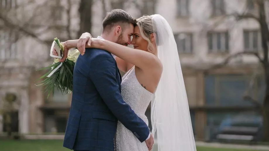 Любов, която пламна във "Фермата", завършва с бебе и брак (СНИМКИ)