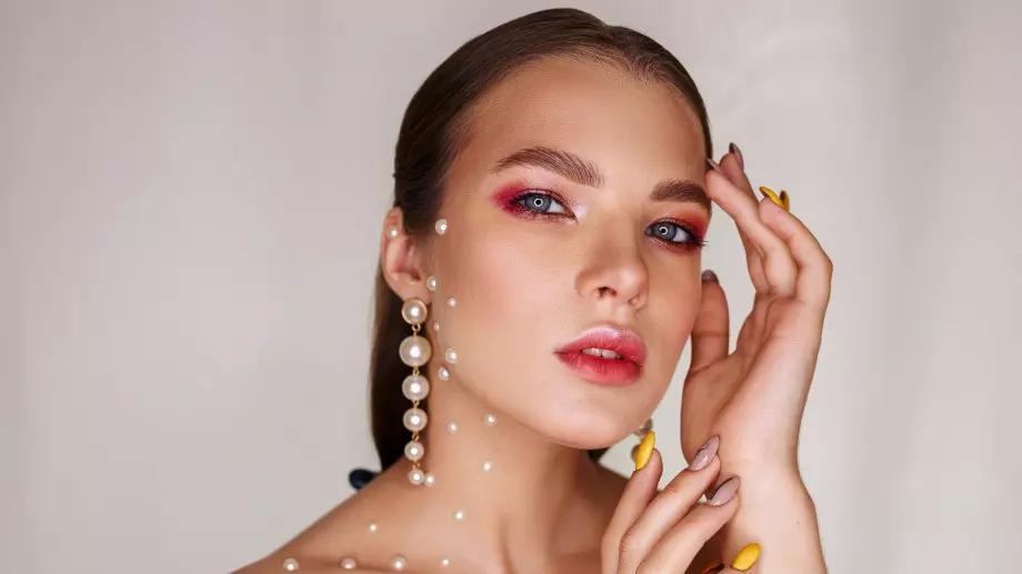 Най-големите бюти тенденции за зима 2023 (СНИМКИ)