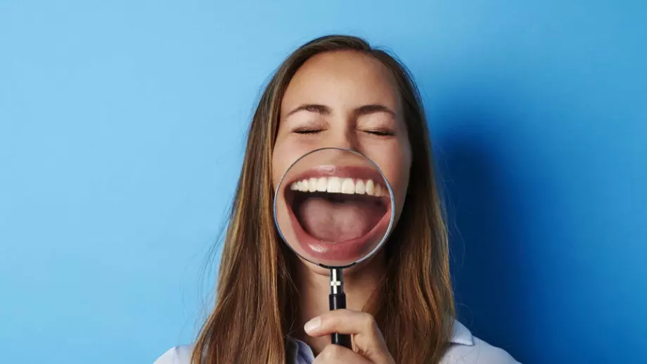 Виц за добро утро: Блондинка в магазина