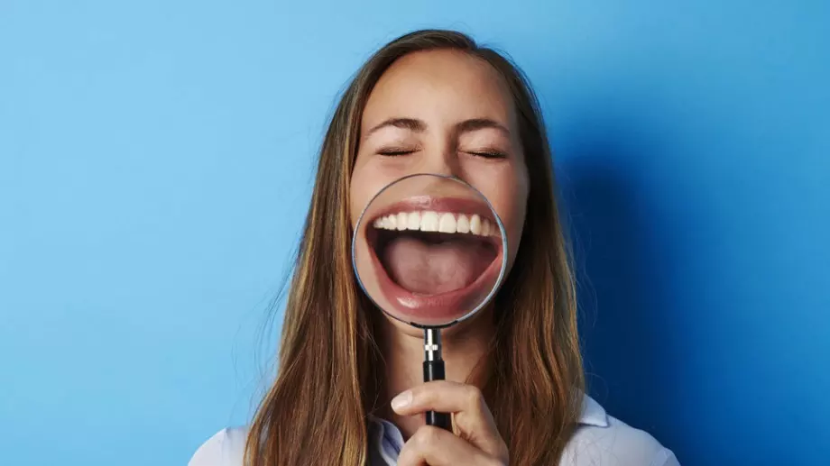 Женски виц за 5 април, 2024 г.: Пред аптеката