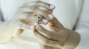 Ето на коя ръка НЕ трябва да слагате пръстен, за да не блокирате късмета си