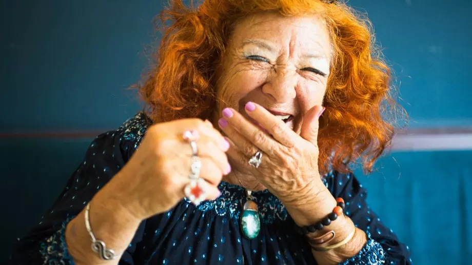 Виц на деня: Тъща звъни