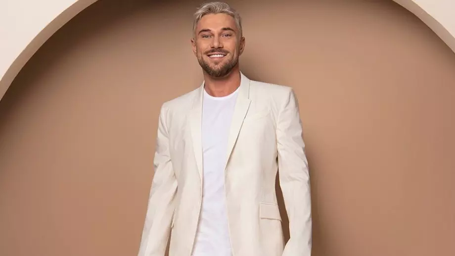 Няма да повярвате какъв палат вдига Миро край София (СНИМКИ)