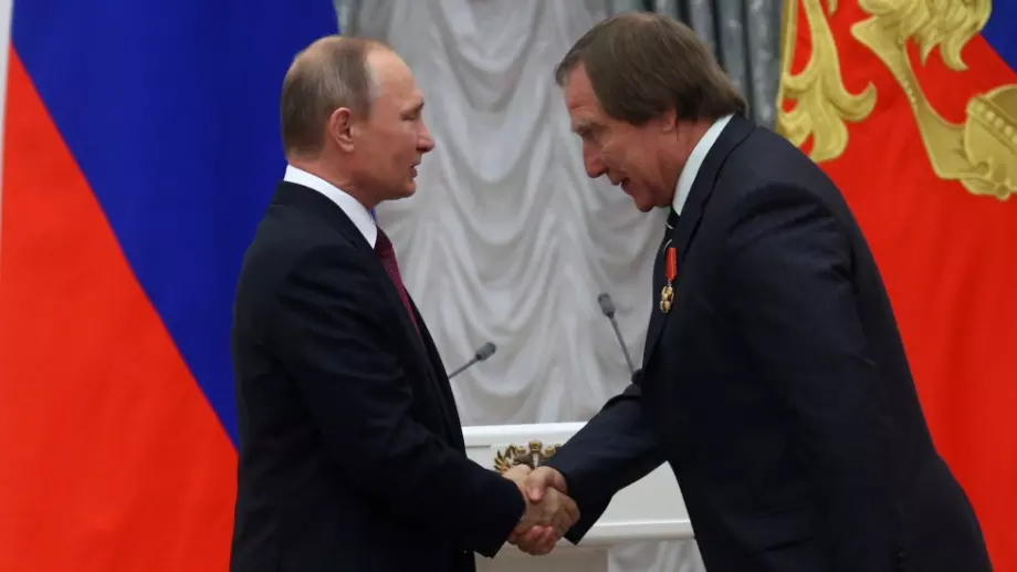 Швейцария осъди за небрежност четирима банкери, помогнали на доверено лице на Путин