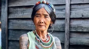 Апо Уанг-Од: 106-годишната филипинка, която позира за Vogue (ВИДЕО и СНИМКИ)