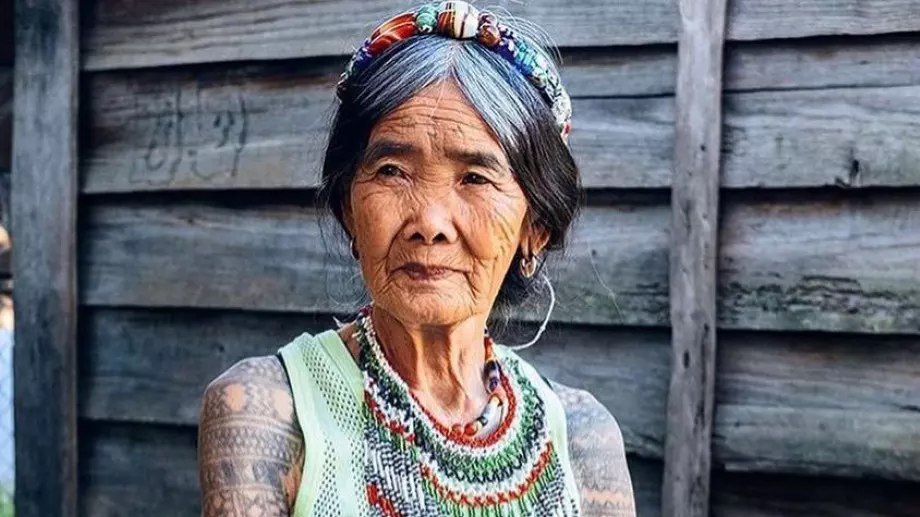 Апо Уанг-Од: 106-годишната филипинка, която позира за Vogue (ВИДЕО и СНИМКИ)