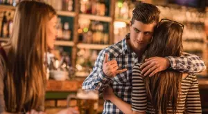 7 манипулативни игри на мъжете, с които скапват емоционално жените