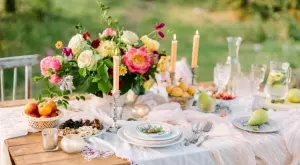 Свежи пролетни идеи за аранжировка на трапезата (ВИДЕО)