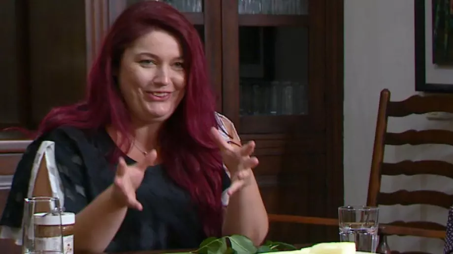 Пам захапа Айлин след 