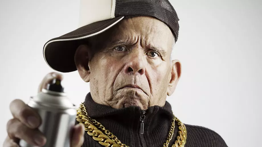 Забавно: Вижте как ще изглеждат пенсионерите през 2080 (ВИДЕО)