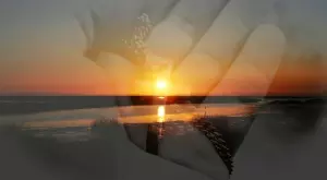 4 знака, по които да разберете, че ви закриля ваш починал близък