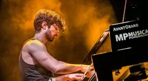 Ергенът Евгени разкри как бори паник атаките 