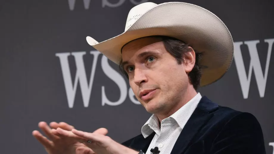 Братът на Илон Мъск продаде акции на Tesla за 17 млн. долара