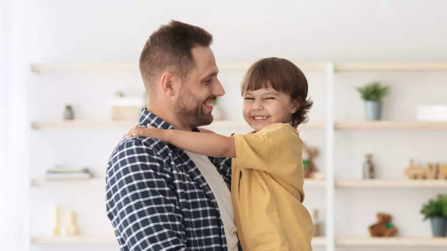 Виц за 8 април 2023: Тате, познай как се казва госпожата ми