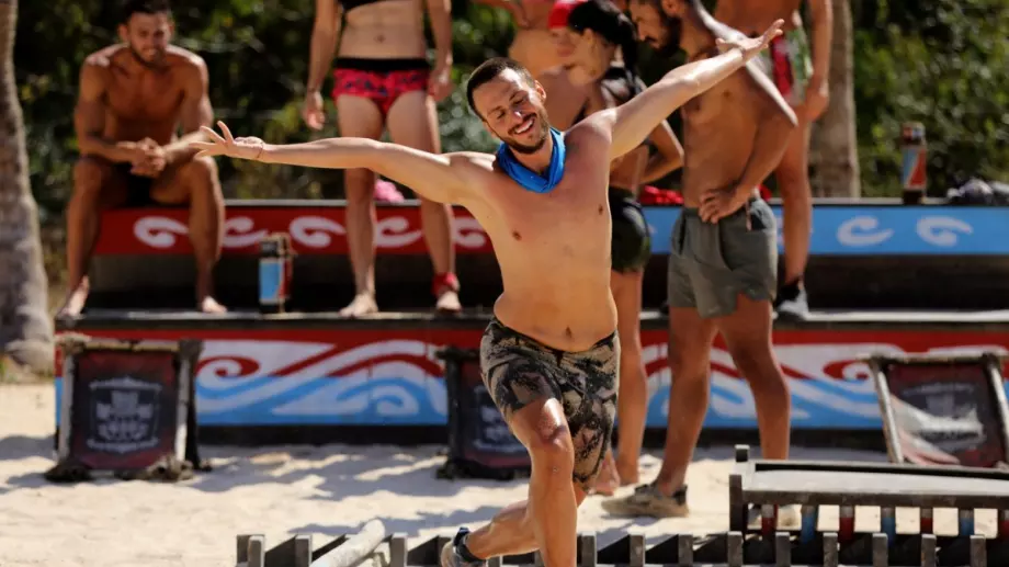 Това ли е гаджето на Едис от 