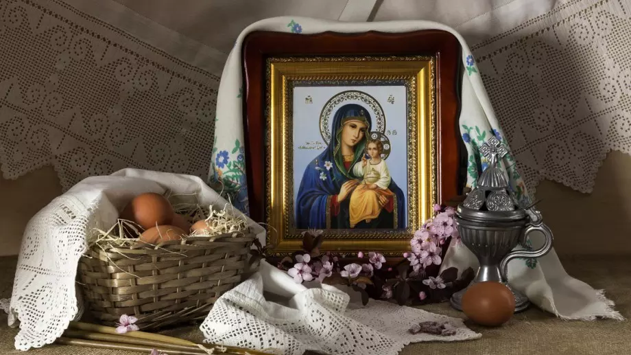 Велики четвъртък е. Какво се прави? 