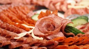 Ето как да превърнете мезето в произведение на изкуството (ВИДЕО)