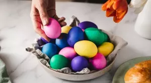 Трябва ли да съхраняваме сварените яйца в хладилник?