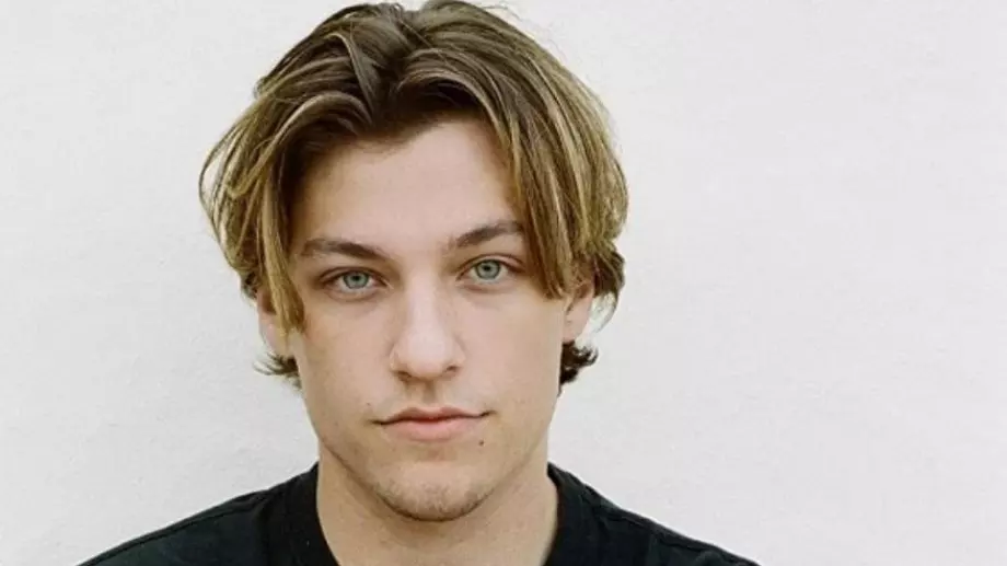 Синът на Бон Джоуви се сгоди за Мили Боби Браун (СНИМКА)