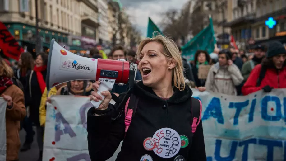 Холивудски сценаристи излизат на протест