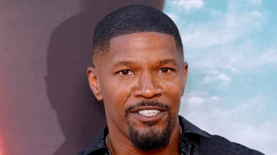 Приели са по спешност в болница Джейми Фокс 