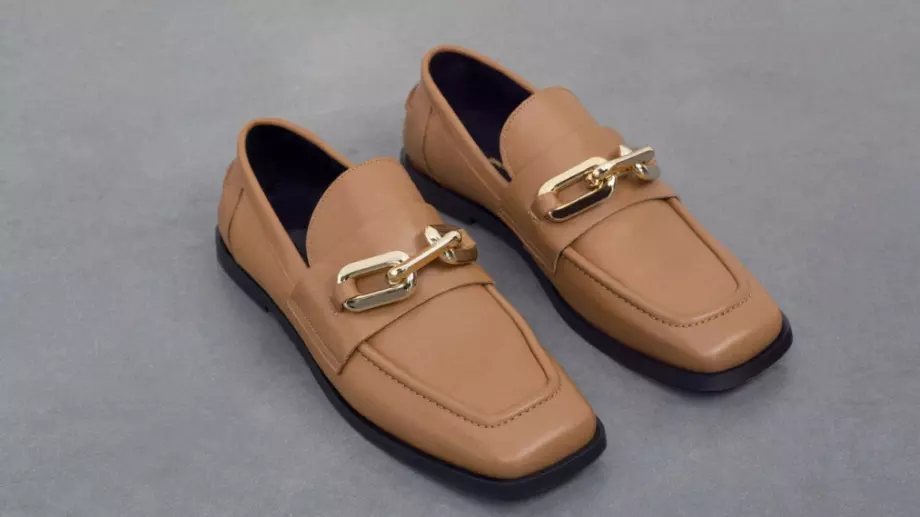 Най-популярните цветове на дамските мокасини