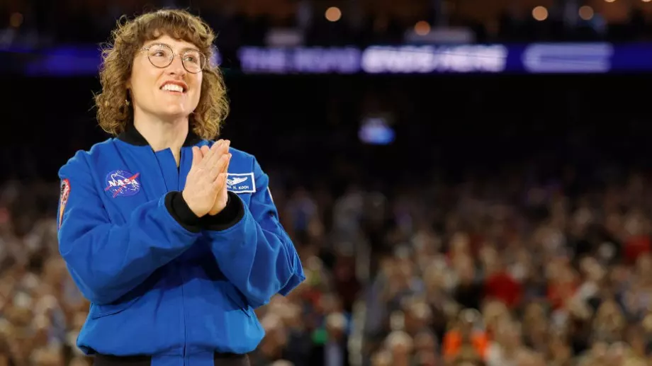 Кристина Кок: Първата жена, която ще полети към Луната