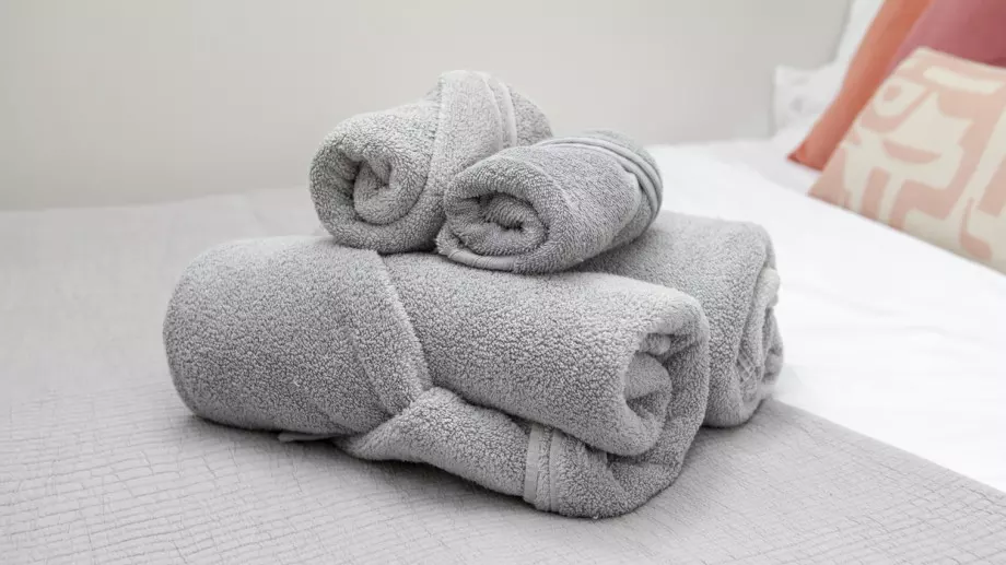 Ето как да сгънете кърпите красиво като в 5-звезден хотел (ВИДЕО)