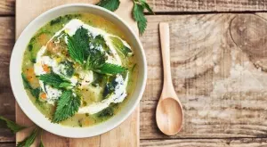 Пролетна супа от коприва за здрави деца и доволни родители