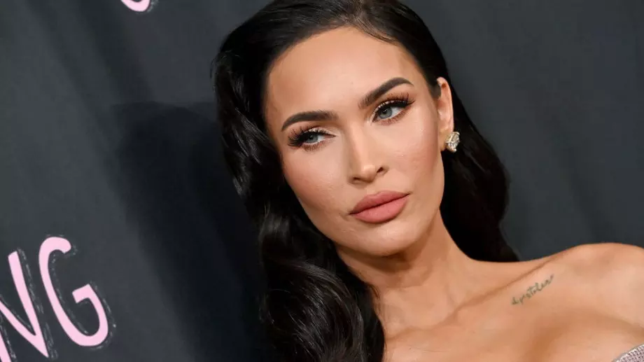 Вижте как да се гримирате като изкусителката Меган Фокс (ВИДЕО)