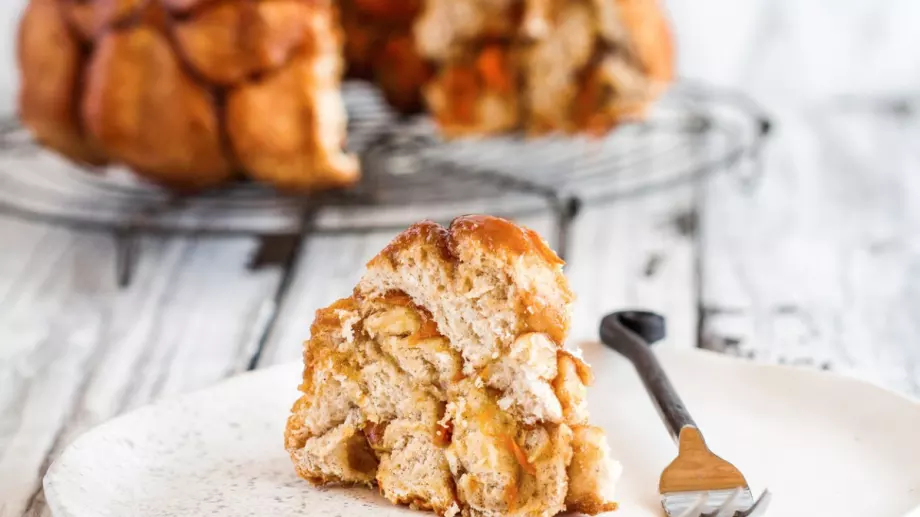 Сладкиш с кифлички и коняк