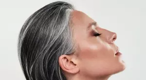 Учени откриха защо косата посивява